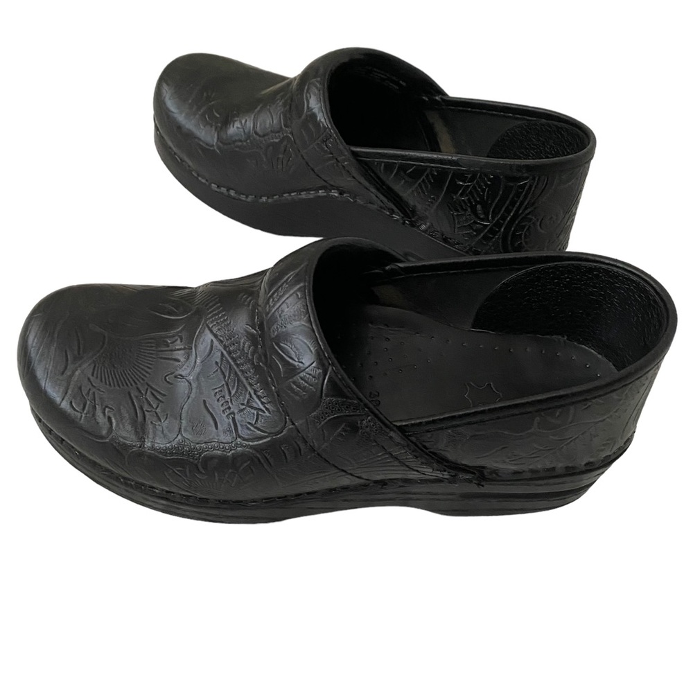 Dansko Black Clogs Tooled Leather Size 7.5